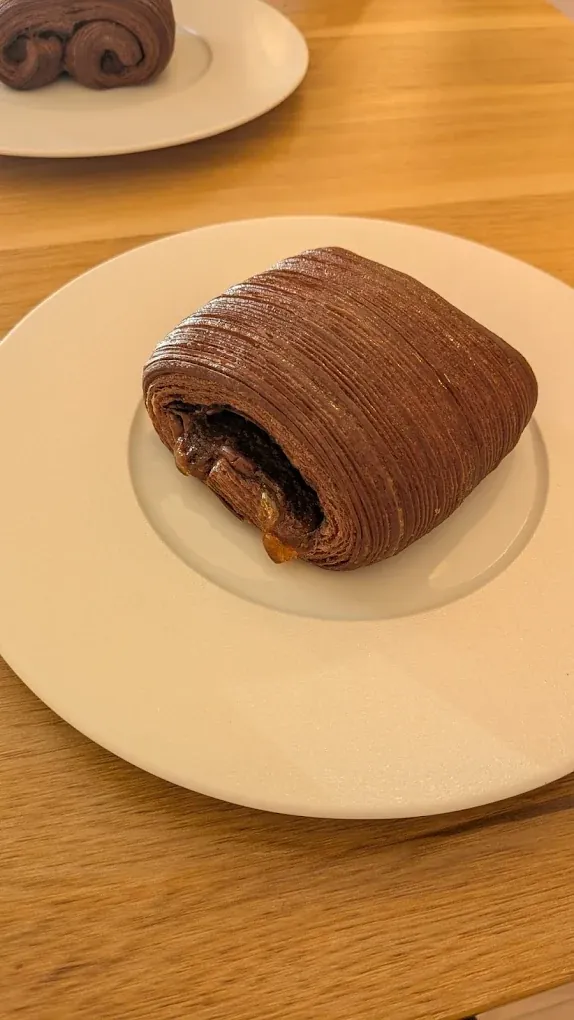 Pain au chocolat al cioccolato — Luca Santimaria Atelier, Firenze